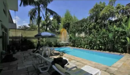 Casa Sobrado à venda no Jardim Morumbi de 480m² 4 dormitórios sendo 4 suítes e 3 vagas de garagem Ca