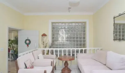 Casa Sobrado com piscina à venda no Planalto Paulista de 286m² com 5 dormitórios 2 suítes e 4 vagas