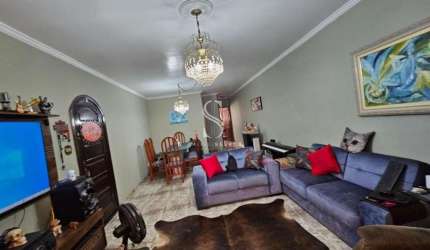 SAUDE - CASA ASSOBRADADA DE 168m² COM 3 QUARTOS, 1 SUITE E 2 VAGAS Á VENDA