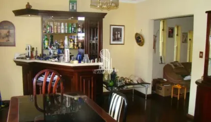 SOBRADO RESIDENCIAL DE 260M² POSSUI 4 DORM SENDO 1 SUÍTE, 1 SALA E 2 VAGAS À VENDA NA REGIÃO CURSINO