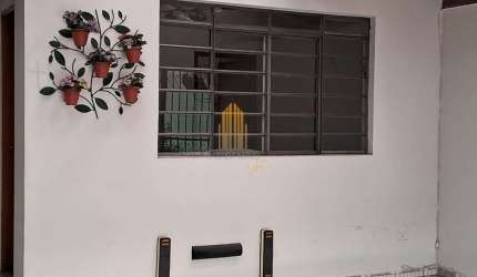 VILA IRINEU DE FREITAS, SANTO AMARO- CASA DE 103m² COM 3 QUARTOS, 1 SUITE E 3 VAGAS Á VENDA