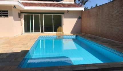 BROOKLIN PAULISTA - CASA DE 700m² COM 4 QUARTOS SUITES 5 BANHEIROS, PISCINA E 4 VAGAS.