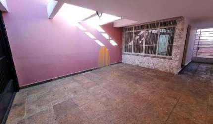 CASA ASSOBRADADA RESIDENCIAL DE 165M²  COM 3 DORMITÓRIOS , 4 BANHEIROS E 2 VAGAS Á VENDA NO BROOKLIN