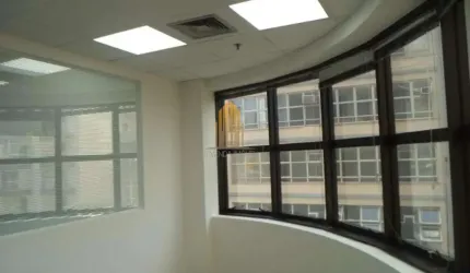 Conjunto Comercial no Condomínio Dorchester Gate na Consolação com 42,50m², 4 banheiros e dez vagas.