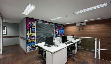 LINDO CONDOMINIO GREEN OFFICE CONJUNTO COMERCIAL DE 141M² COM 10 GRANDES SALAS E 3 VAGAS EM MORUMBI.