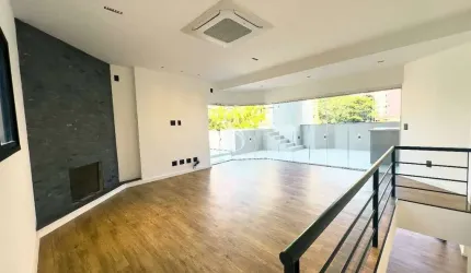 Condomínio Porto Seguro em Morumbi - Apartamento Duplex de 220m² com 3 dormitórios, suíte e 3 vagas.