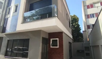 Ótimo Sobrado em Condomínio - Fino acabamento