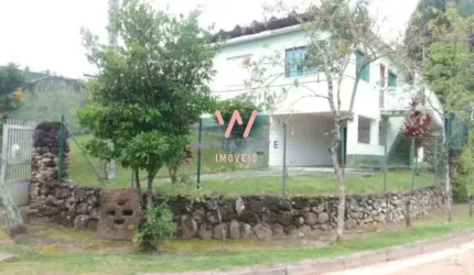 Sobrado a 400m da praia, com 2 dormitórios à venda, 113 m² por R$ 650.000 - Massaguaçu - Caraguatatuba/SP