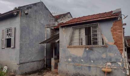 Casa no Bairro CENTRO na cidade de  Agudos;