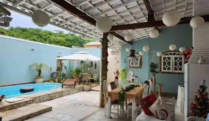 Casa com 5 dormitórios à venda, 313 m² por R$ 980.000,00 - Vila Valqueire - Rio de Janeiro/RJ