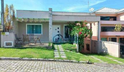 Belíssima casa em condomínio fechado, com 4 dormitórios ( 3 suítes), quintal, piscina e churrasqueira!!