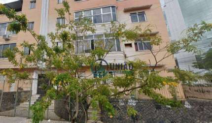 Amplo apartamento com 3 dormitórios, sendo uma suíte, em rua tranquila !