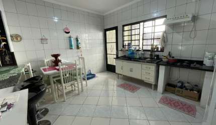 Sobrado c/ salão comercial à venda/ 2 dorm./ Ac. Comendador Oetterer