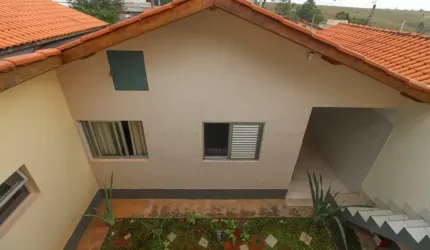 Casa com 165 m²/ 3 Dorm./ Suíte/ Área Gourmet/ Só 370 mil/ Jd. Montreal