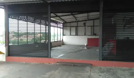 Salão comercial com 250 m²/ 2 Pavimentos/ Sistema trifásico/ Jardim Vera Cruz