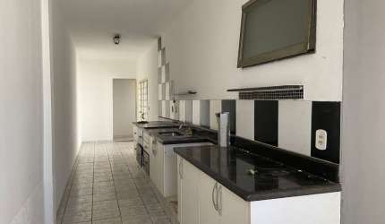 Casa térrea com 3 dorm./ Suíte/ 2 vagas/ Wanel Ville V
