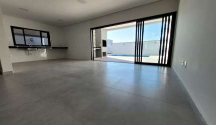 Sobrado em cond./ 3 Suítes/ Piscina/ Área Gourmet/ Lazer/ Ac. Av. Victor Andrew