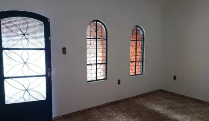 Casa à venda/ 2 Dorm./ Suíte/ Ótima localização/ Ac. Av. Itavuvu/ Só R$ 310 mil