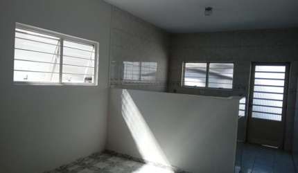 Casa aconchegante/ 2 Dorm./ 2 vagas/ Vl. Jardini/ Aluguel 2.300,00