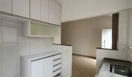 Casa Térrea 3 Dorm./ Suíte/ Espaço Gourmet/ 2 vagas/Quintal/ Ac. Av. Elias Maluf