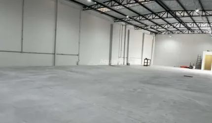 Galpão a venda ALUGADO com 400m² na Mooca - São Paulo: venda por R$2.350.000 ou locação por R$15.000. Confira!