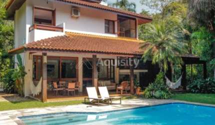 Casa a venda no condomínio Praia do Iporanga  -  Guarujá
