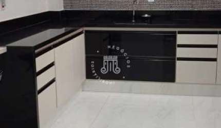APARTAMENTO À VENDA COM 02 DORMITÓRIOS - EDIFÍCIO SÃO PEDRO - CENTRO EM ITATIBA/SP.