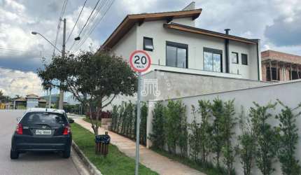 CASA À VENDA NO RESERVA ERMIDA - 4 DOMIRTÓRIOS, PISCINA E VISTA PARA A SERRA DO JAPI