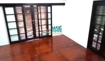 Sobrado em Ótima Localização Bairro Saco da Ribeira