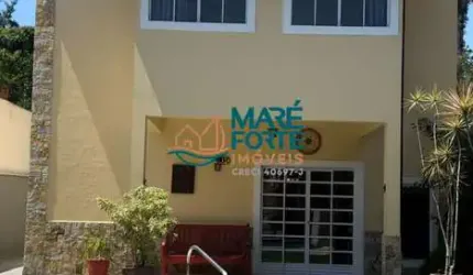 Casa arejada com piscina no bairro Toninhas