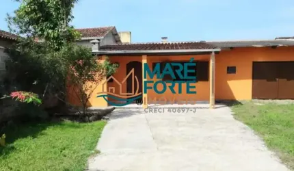 Oportunidade!! Casa com quintal em rua tranquila!!