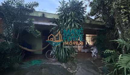 Casa térrea com edícula localizada numa das ruas mais agitadas do Itagua!