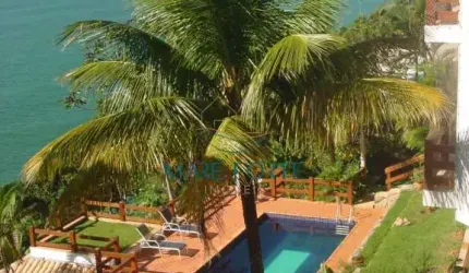 Linda casa de costeira com vista para o mar e para a ilha Anchieta!