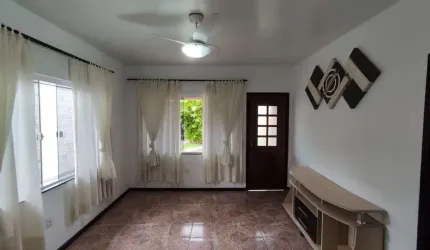 Casa com 4 dormitórios para locação anual - Bairro Areias - Camboriú/SC