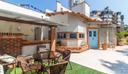 Cobertura com 3 Quartos e 4 banheiros, Suite master com Hidro, box coberto com 2 vagas, à Venda, 287 m² no coração do Bairro Bela Vista.