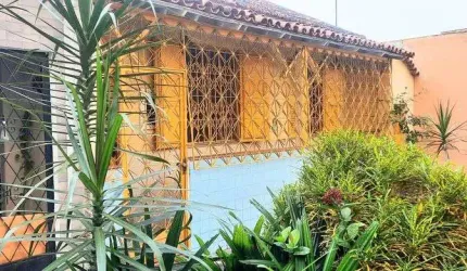 Casa de Vila para venda possui 80 metros quadrados com 2 quartos em Cascadura / Rua Valério