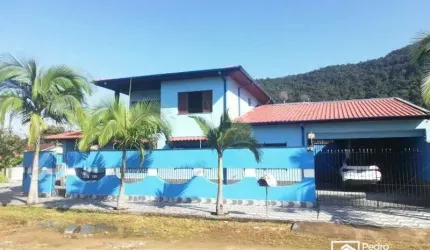 Casa a venda no Perequê-Açú com 7 quartos em ótima localização