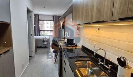 Studio de 24m2 totalmente reformado próximo ao metrô do Brooklin por R$ 550mil.