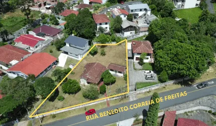 Terreno à Venda próximo a Ópera de árame – Ótima Localização