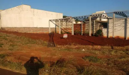 Terreno á Venda no Jardim Paris
