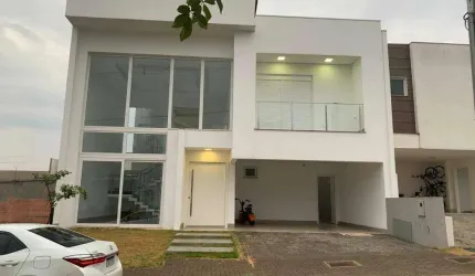 Casa em Condomínio Villagio Bourbon