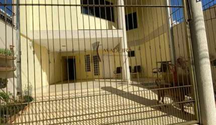 Sobrado à venda, 5 quartos, 2 suítes, 4 vagas, Vila Progresso - Maringá/PR