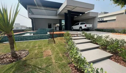 VENDE-SE LINDA CASA COM CINCO SUITES