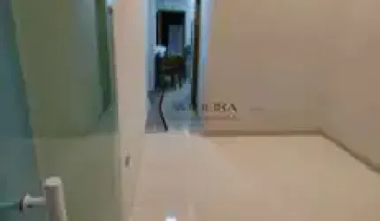 VENDE-SE LINDA CASA COM SUITE