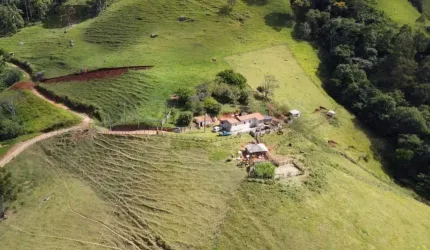 Chácara / sítio com 1 quarto à venda no Centro, Sapucaí-Mirim  por R$ 1.200.000