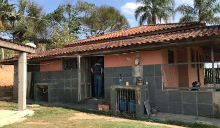Chácara / sítio com 3 quartos à venda no Turvo, São José dos Campos  por R$ 700.000