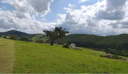 Chácara / sítio à venda em Village Parahybuna, Paraibuna  por R$ 220.000