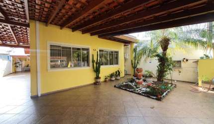 Casa com 3 quartos à venda no Bosque dos Eucaliptos, São José dos Campos  por R$ 730.000