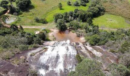 Fazenda à venda no Centro, Carvalhos  por R$ 6.000.000