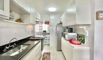 Apartamento para Venda em Guarujá, Pitangueiras, 2 dormitórios, 1 suíte, 3 banheiros, 1 vaga